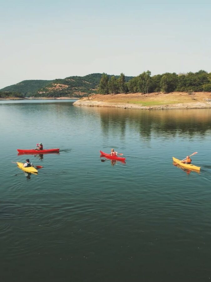 Noleggio canoe lago omodeo ritagliato verticale